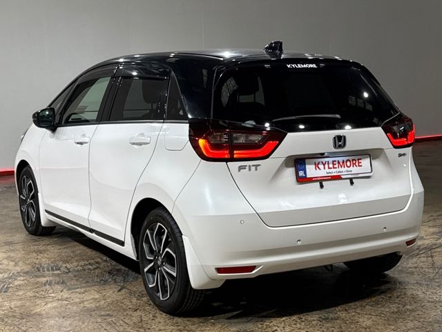 Image for 2021 Honda Fit 1.5 HYBRID AUTOMATIC - WHITE/BLACK TWO TONE - FACTORY ALLOYS - CRUISE CONTROL - REAR CAMERA