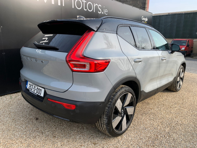 Image for 2025 Volvo Ex40 TWIN MOTOR ULTRA EV // LOW MILEAGE // STUNNING CONDITION // ELECTRIC TAILGATE, SUNROOF AND PARKING SENSORS // 