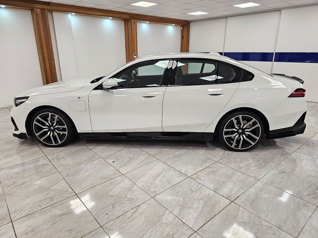 Image for 2025 BMW 5 Series TECHNOLOGY PLUS PACKAGE