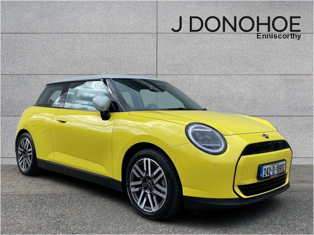 Image for 2024 Mini Cooper Cooper E Classic