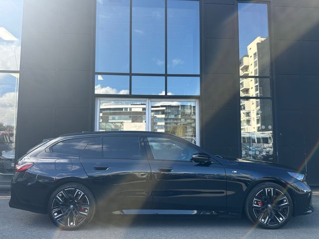 Image for 2025 BMW i5 M60 Touring xDrive M-Sport Pro Auto EV