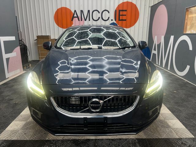 Image for 2018 Volvo V40 2018 VOLVO V40 D4 DYNAMIC EDITION 2.0 AUTOMATIC / CRUISE CONTROL / PARKING CAMERA / ELECTRIC MEMORY & HEATED SEATS / PADDLE SHIFTERS AND MORE