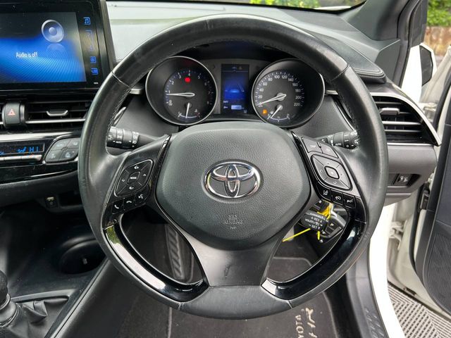 Image for 2017 Toyota C-HR LUNA 1.2T // REVERSE CAMERA // ADAPTIVE CRUISE CONTROL // BLUETOOTH MUSIC