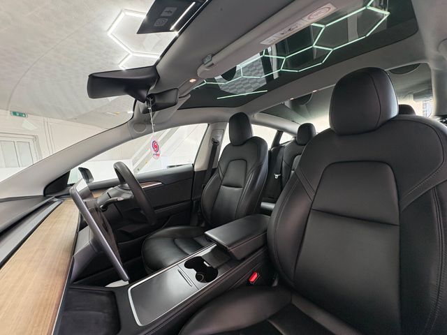 Image for 2022 Tesla Model 3 Long Range (AWD)