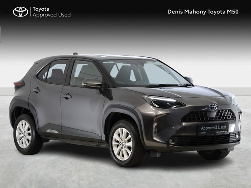 Image for 2023 Toyota Yaris Cross Luna Hybrid