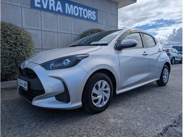 Image for 2021 Toyota Yaris X HYBRID AUTOMATIC 1.5 PETROL //LOW MILES//REVERSE CAMERA//ADAPTIVE CRUISE CONTROL//