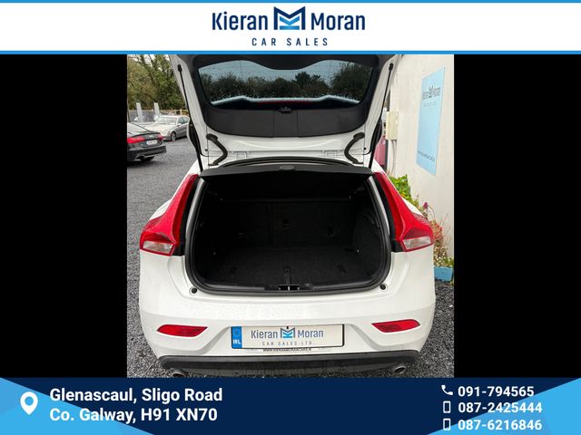 Image for 2019 Volvo V40 INSCRIPTION 