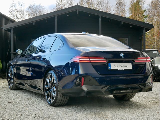 Image for 2024 BMW 5 Series 530e M Sport, HARMAN KARDON, 360 CAMERA, HUD, PANORAMIC SUNROOF