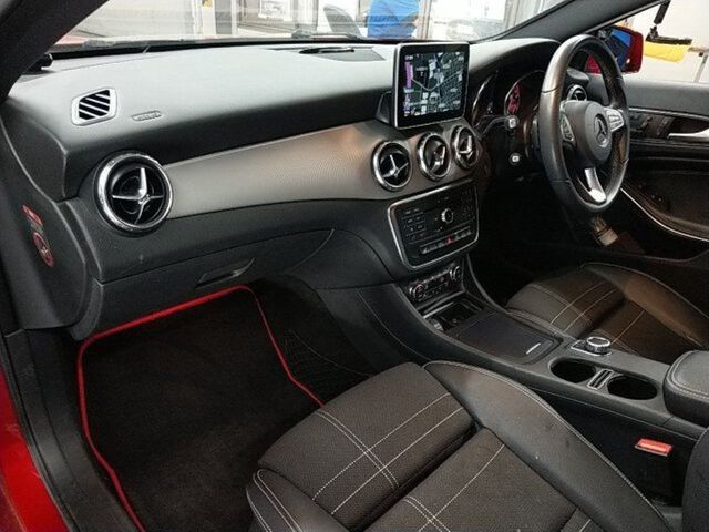 Image for 2016 Mercedes-Benz GLA Class HALF BLACK LEATHER - FACTORY ALLOYS - CRUISE CONTROL