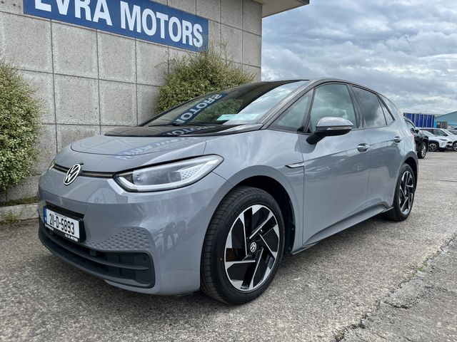 Image for 2021 Volkswagen ID.3 PRO FAMILY 58KWH ELECTRIC //PANORAMIC GLASS ROOF//HEATED SEATS AND STEERING WHEEL//REVERSE CAMERA//SAT NAV//KEYLESS ENTRY//