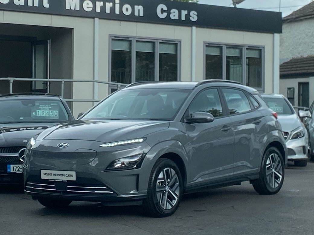 Image for 2023 Hyundai Kona Only 9K km's SE Connect 39kw 