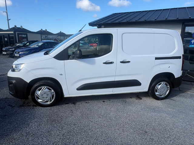 Image for 2021 Citroen Berlingo 