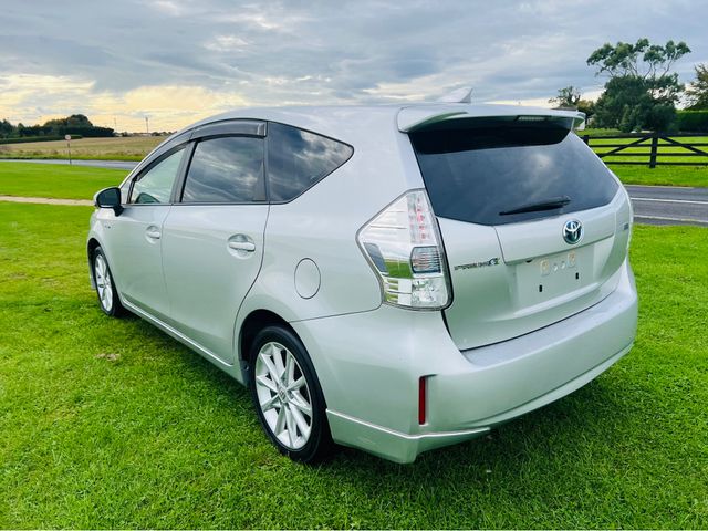 Image for 2014 Toyota Prius Alpha 2014 Prius Alpha. 1.8 HYBRID 
