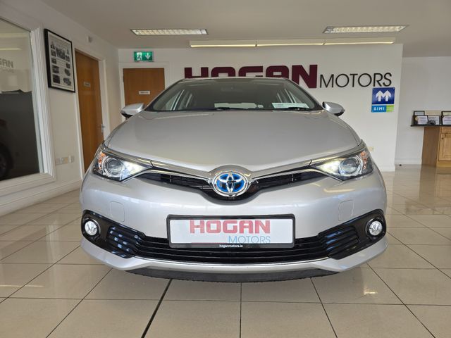 Image for 2016 Toyota Auris Hybrid Luna Automatic