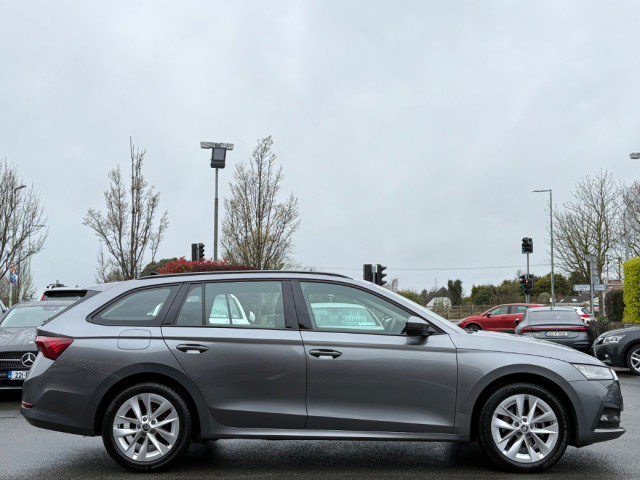 Image for 2022 Skoda Octavia COMBI AMBITION 2.0TDI *IRISH CAR*