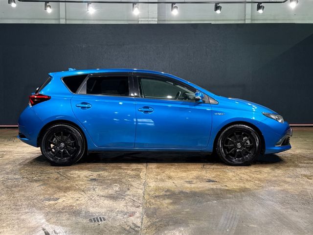 Image for 2016 Toyota Auris HYBRID 1.8 AUTOMATIC - BLACK HALF LEATHER - MULTI-SPOKE ALLOY WHEELS - REAR CAMERA - A/C HEATING CONTROLS