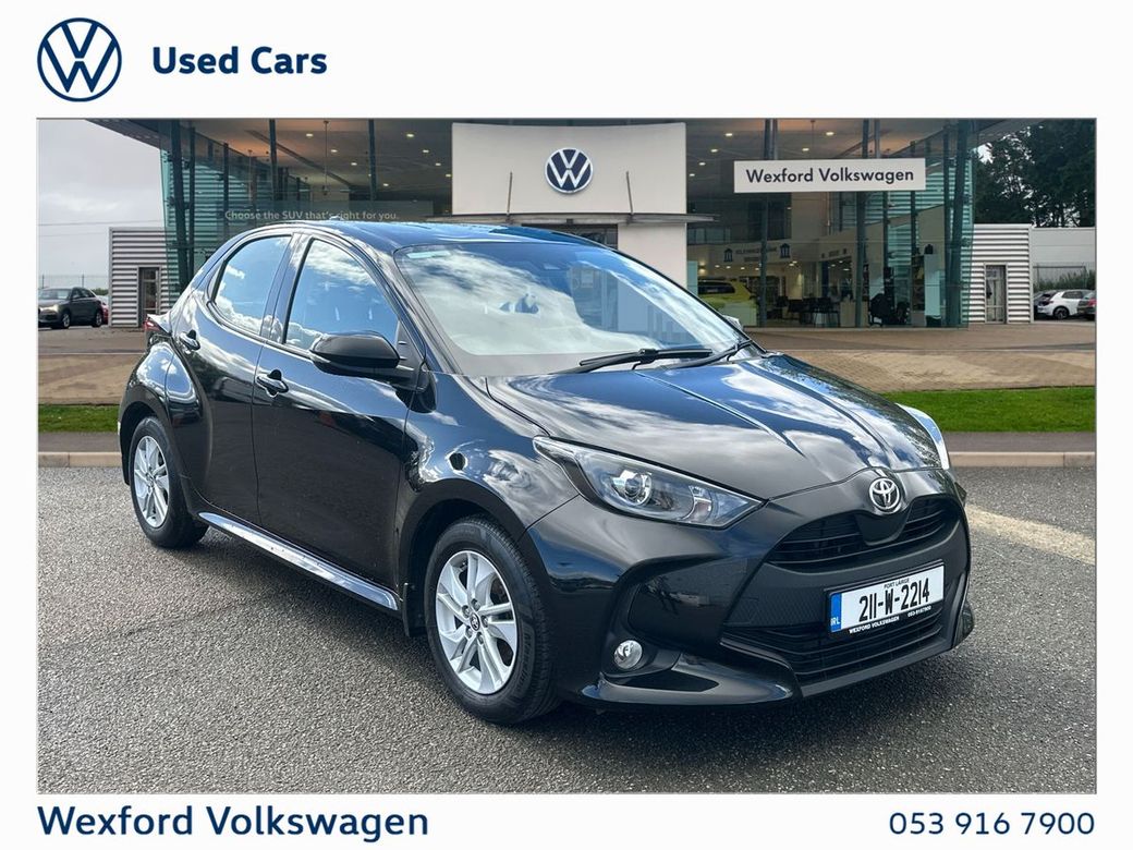 Image for 2021 Toyota Yaris LUNA 1.0