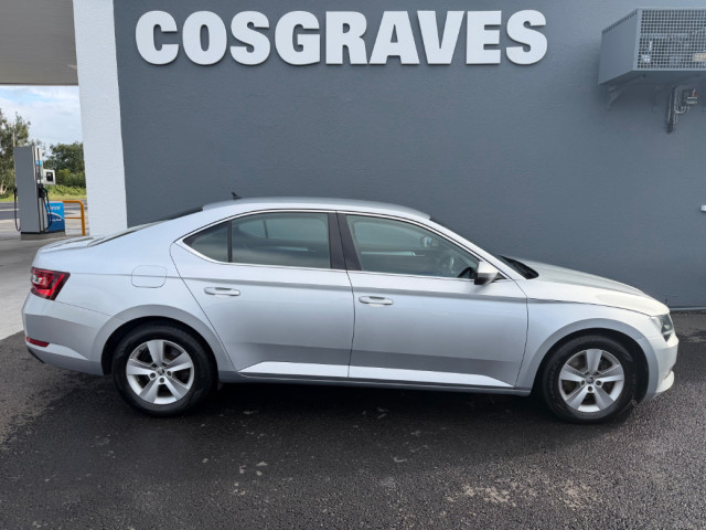 Image for 2016 Skoda Superb Ambition 1.6tdi 120BHP * HEATED SEATS / APPLE CAR PLAY * 