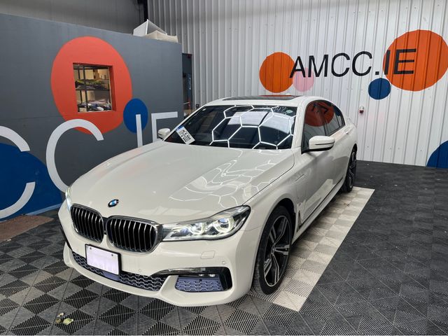 Image for 2017 BMW 7 Series 2017 BMW 740E IPERFORMANCE M-SPORT 2.0 AUTOMATIC / CRUISE CONTROL / 360° CAMERA / ELECTRIC MEMORY & HEATED SEATS / AMBIENT LIGHTS / PANORAMIC SUNROOF AND MORE