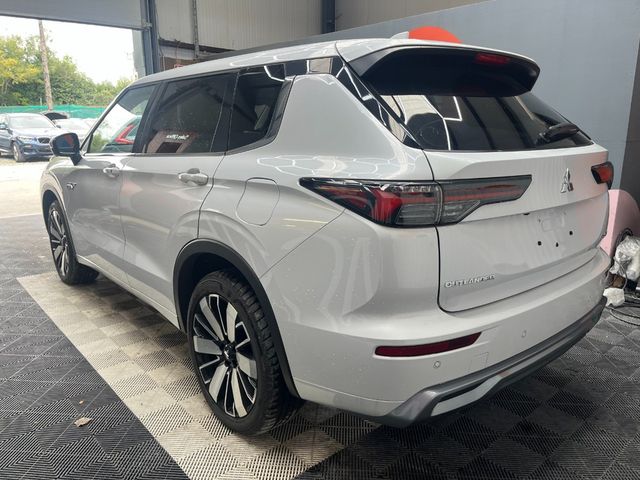 Image for 2024 Mitsubishi Outlander 2024 MITSUBISHI OUTLANDER PHEV P 4WD 2.4 AUTOMATIC / CRUISE CONTROL / 360 CAMERA / PANORAMIC SUNROOF/ ELECTRIC MEMORY & HEATED SEATS / PADDLE SHIFTERS / HEATED STEERING WHEEL / 7 SEATS OPTION AND MOR