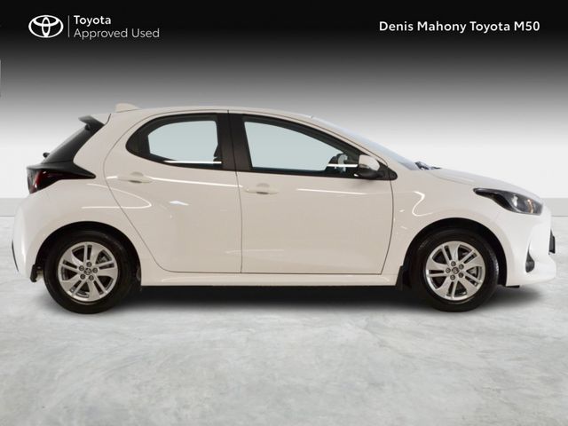 Image for 2025 Toyota Yaris Hybrid Luna Auto