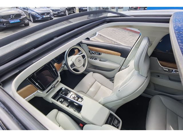 Image for 2021 Volvo V90 2.0 B4 MOMENTUM AUTOMATIC DIESEL **SUNROOF** - FINANCE AVAILABLE - CALL US TODAY ON 01 492 6566 OR 087-092 5525