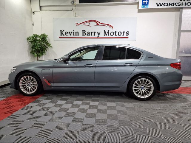 Image for 2018 BMW 5 Series 530E SE (PLUG IN HYBRID) AUTOMATIC **VERY LOW MILEAGE / 18" ALLOY WHEELS / BLUETOOTH INTEGRATION / CRUISE CONTROL / CANBERRA BEIGE DAKOTA LEATHER / HEATED FRONT SEATS / SAT NAV / REAR TINTED GLASS**