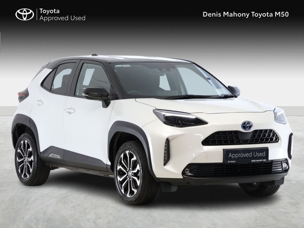 Image for 2024 Toyota Yaris Cross Luna Sport Hybrid Bi-Tone