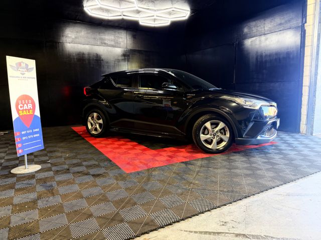 Image for 2018 Toyota C-HR Hybrid luxury