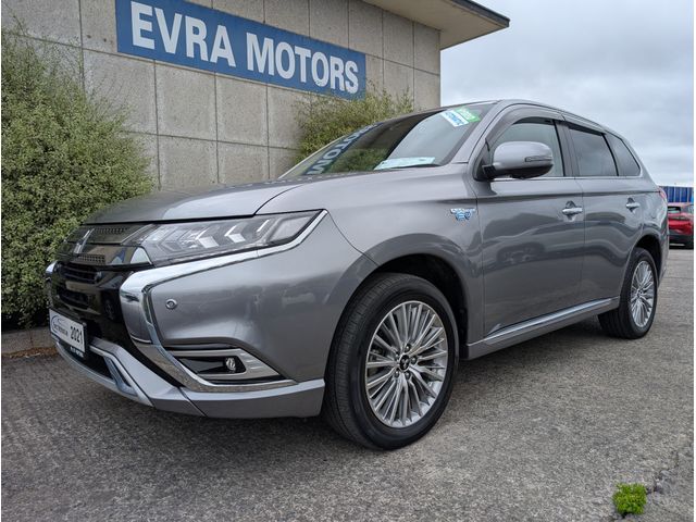 Image for 2021 Mitsubishi Outlander G 4WD PHEV HYBRID 2.4 PETROL //HIGH SPEC//LOW MILES//HALF LEATHER HEATED ELECTRIC SEATS//REVERSE CAMERA//HEATED STEERING WHEEL//KEYLESS ENTRY//ADAPTIVE CRUISE CONTROL//