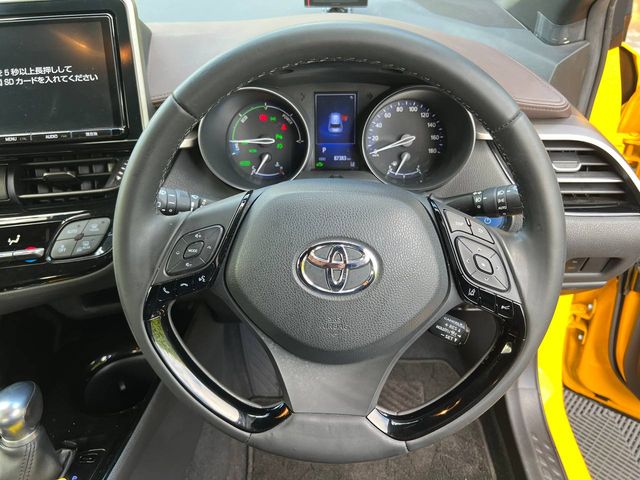 Image for 2018 Toyota C-HR 1.8 HYBRID AUTO // 18" DIAMOND CUT ALLOYS // HALF LEATHER HEATED SEATS // PARKING SENSORS