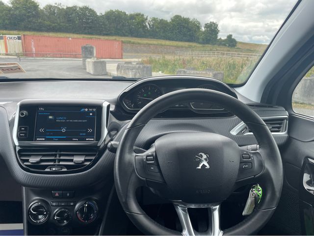 Image for 2019 Peugeot 208 Diesel, super miles to gallon