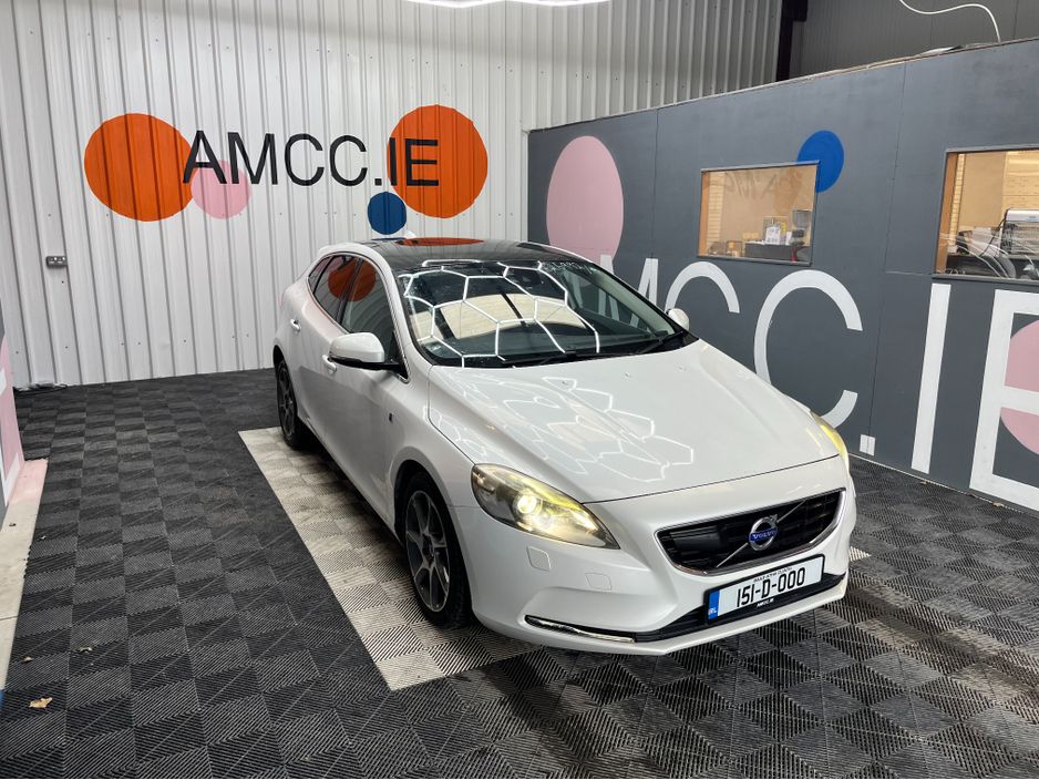 Image for 2015 Volvo V40 €13950 2015 VOLVO V40 AUTOMATIC PAN ROOF / BLACK LEATHER 