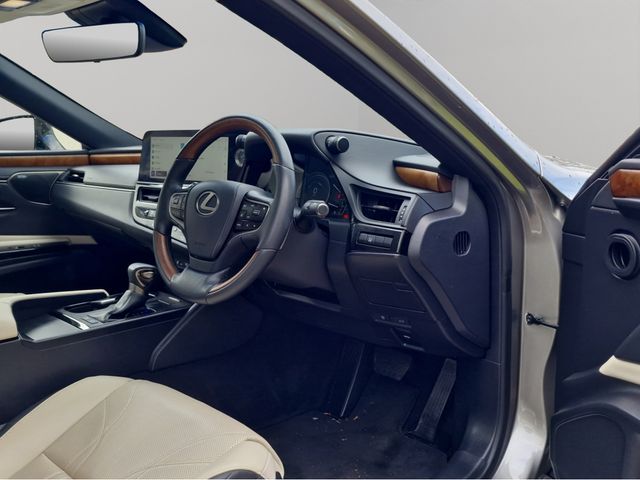 Image for 2023 Lexus ES 300h * RESERVED * TITANIUM / CREAM LEATHER * PREMIUM PACKAGE * SUNROOF * HEATED ELEC MEMORY SEATS * LEXUS SERVICE HISTORY & WARRANTY * BEST AVAILABLE * 