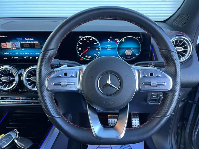 Image for 2024 Mercedes-Benz EQB EQB350 4MATIC AMG-LINE PREMIUM 7-SEATER // VIRTUAL COCKPIT // 18" AMG-LINE ALLOYS // HEATED SEATS