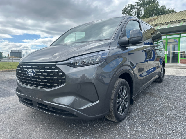 Image for 2026 Ford Tourneo Custom Plug-in Hybrid 