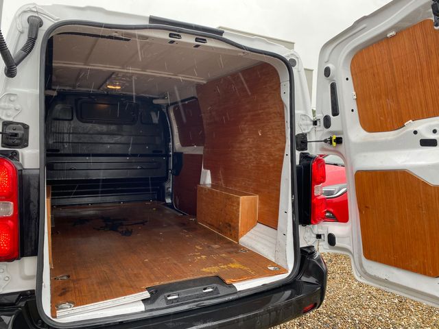 Image for 2023 Opel Vivaro 1.5 TD 100 LWB L2H1 62Km