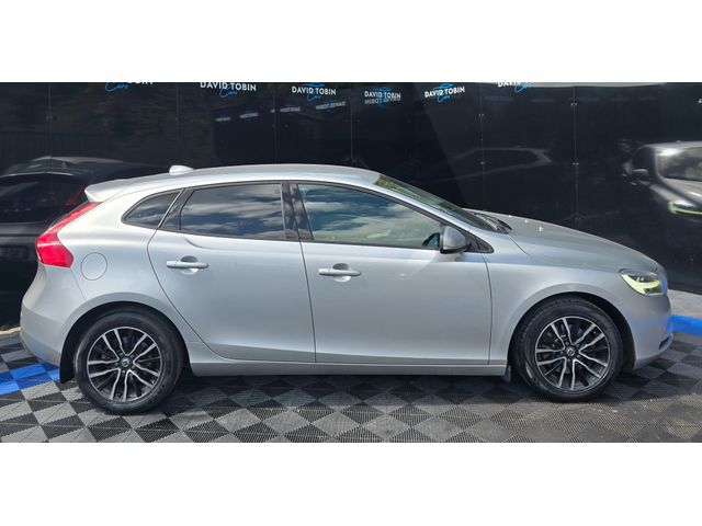 Image for 2016 Volvo V40 D3 MOMENTUM EDITION