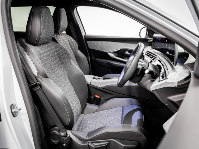 Image for 2025 Peugeot 5008 Allure Hybrid Auto 145HP
