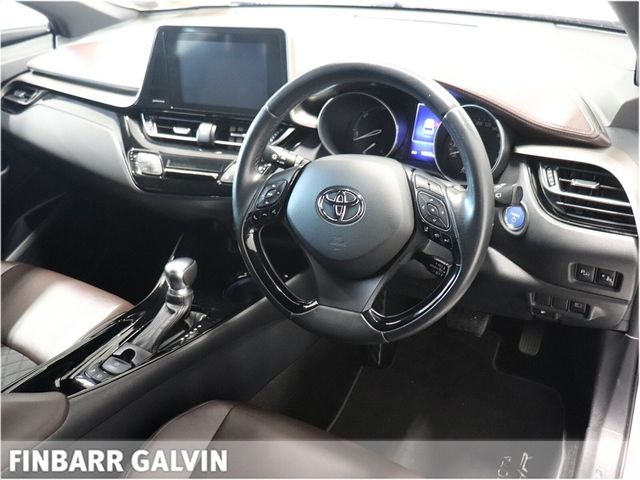 Image for 2019 Toyota C-HR 1.8 HYBRID SOL