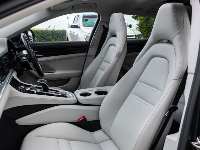 Image for 2019 Porsche Panamera 4 E-Hybrid Sport Turismo 