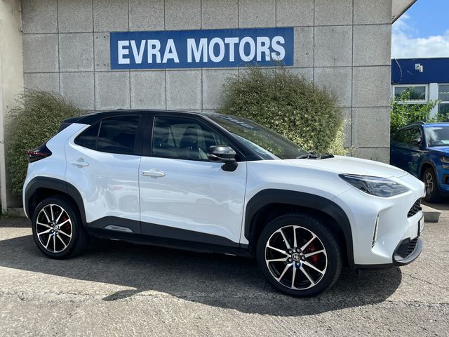 Image for 2023 Toyota Yaris Cross GR SPORT AUTOMATIC HYBRID 1.5 PETROL //HALF LEATHER SEATS//360 PARKING CAMERAS//KEYLESS ENTRY//ADAPTIVE CRUISE CONTROL//