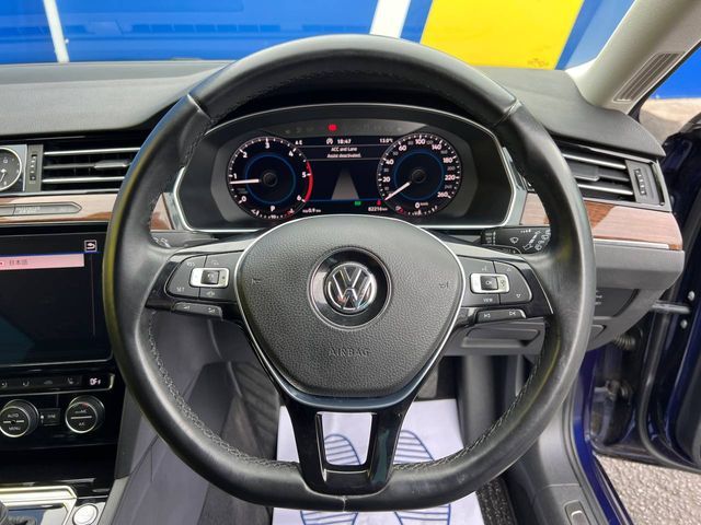 Image for 2019 Volkswagen Passat VARIANT HIGHLINE 2.0 TDI AUTO ** BIG SPEC ** // HEATED COOLED LEATHER SEATS // DRIVER MASSAGE SEAT // DIGITAL CLUSTER