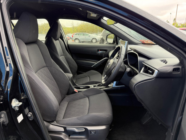 Image for 2023 Toyota Corolla Cross Luna 1.8 5DR AUTOMATIC * REVERSING CAMERA / APPLE CAR PLAY * 