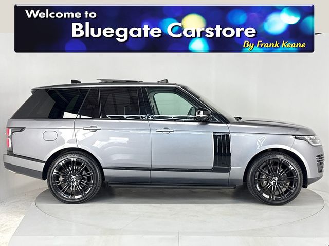 Image for 2021 Land Rover Range Rover PHEV VOGUE*PANORAMIC ROOF*NEW 22"ALLOYS*BLACK LEATHER INTERIOR*ELECTRIC HEATED FRONT SEATS*REAR ELECTRIC SEATS*REAR TV SCREEN*REVERSE CAMERA*MERIDAN SOUND SYSTEM*APPLECARPLAY*ELECTRIC TAILGATE*NEW NCT