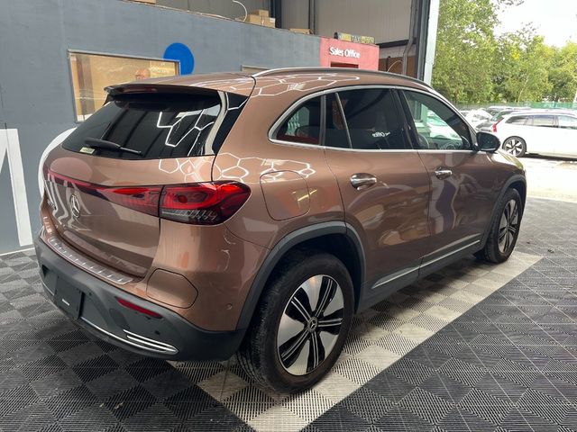 Image for 2021 Mercedes-Benz EQA 2021 MERCEDES-BENZ EQA 250 BASE GRADE AUTOMATIC / CRUISE CONTROL / PARKING CAMERA / ELECTRIC MEMORY & HEATED SEATS / PADDLE SHIFTERS / AMBIENT LIGHTS / APPLE CARPLAY AND MORE