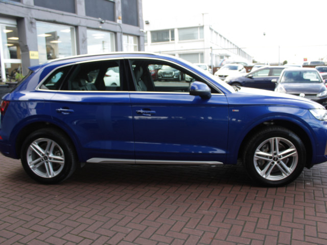 Image for 2023 Audi Q5 2.0 TDI QUATTRO S-LINE EDITION WITH ONLY 15, 230 KMS // CAN ONLY BE DESCRIBED AS BRAND NEW CONDITION THROUGHOUT // BUY WITH CONFIDENCE AA AND SIMI APPROVED DEALER 2025 // FINANCE ARRANGED // ALL TRADE