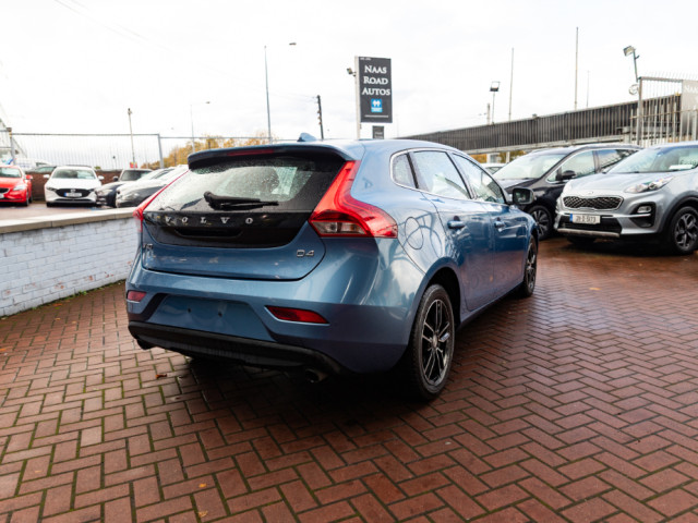 Image for 2016 Volvo V40 2.0D4 MOMEMTUM 5DR HATCHBACK AUTOMATIC// AS NEW CONDITION // BUY WITH CONFIDENCE AA AND SIMI APPROVED DEALER 2025 // FINANCE ARRANGED // ALL TRADE INS WELCOME // 