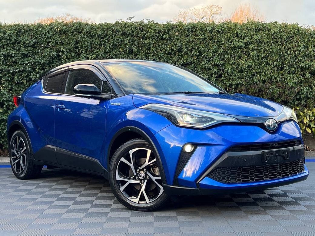 Image for 2019 Toyota C-HR 1.8 HYBRID // SERVICE HISTORY // TOP VIEW PARKING CAMERAS // DUAL ZONE CLIMATE CONTROL