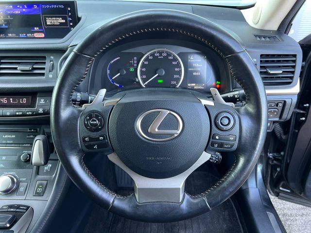 Image for 2019 Lexus CT 200h 1.8 HYBRID AUTO // SUEDE HEATED SEATS // REVERSE CAMERA // DUAL ZONE CLIMATE CONTROL